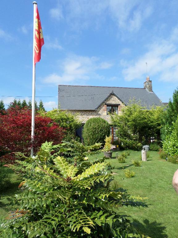 La Chevallerie B&B Isigny-le-Buat Kültér fotó